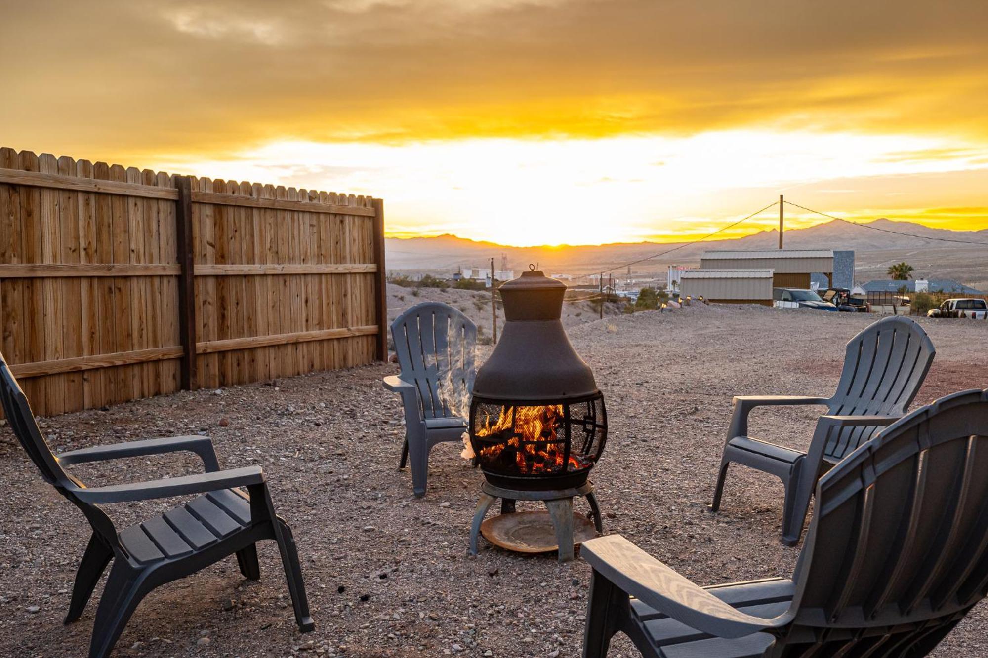 Magnificent & Tranquil Home, Mountain Views , 8 Mins To Casinos & River, Fire Pit, Bbq Bullhead City Dış mekan fotoğraf